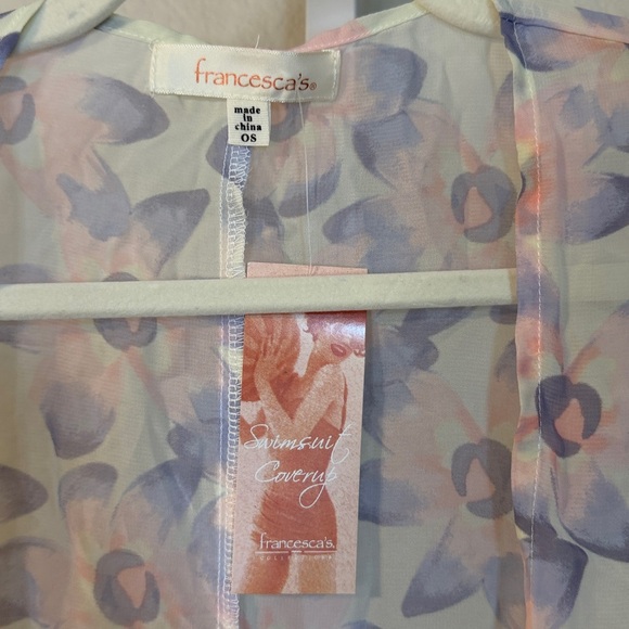 Francesca's Pastel Floral Sheer‎ Cover-Up One Size - Picture 2 of 5